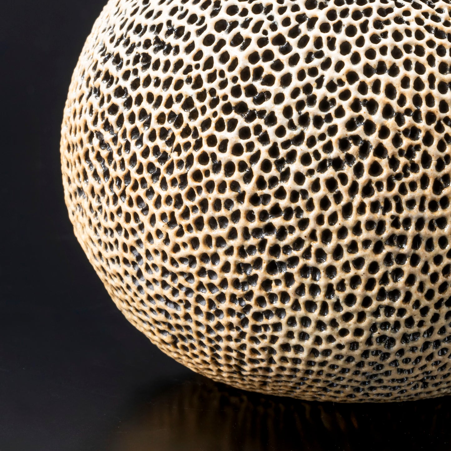 "Tenkokumon" vessel [variegated spherical shape/flower vase]