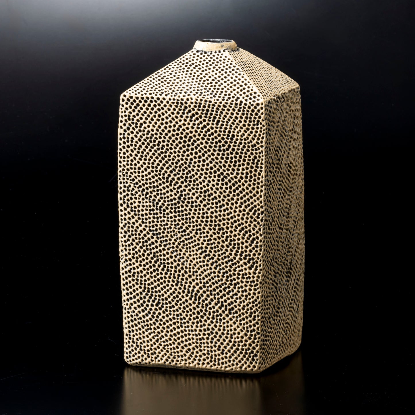 "Tenkokumon" vessel [square/flower vase]