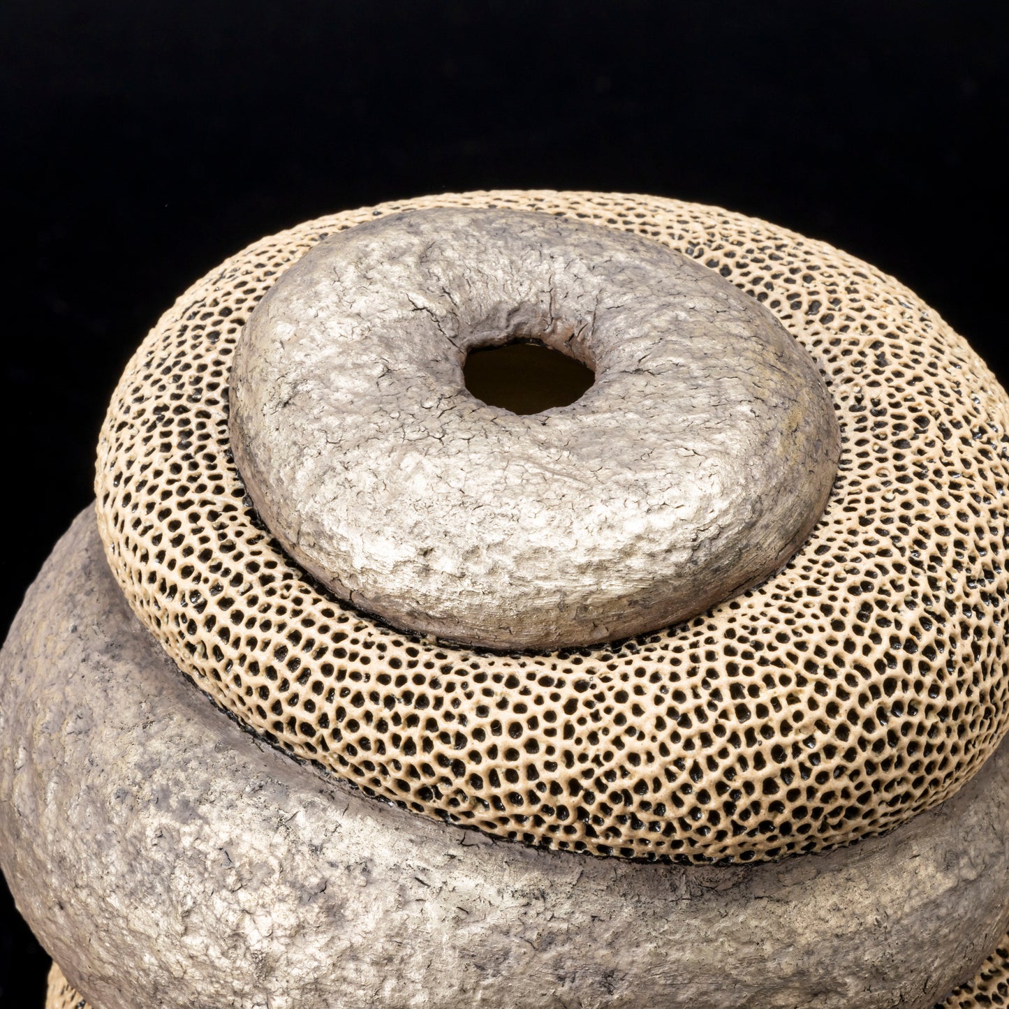 "Tenkokumon" vessel [Stonework/Flower Vase]